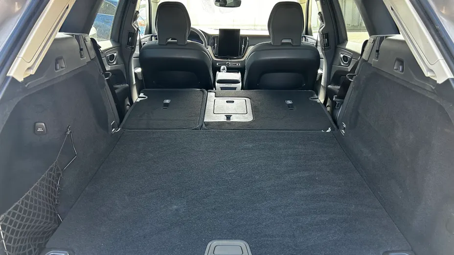 VOLVO XC60 XC60 B5 B AWD Plus Dark aut