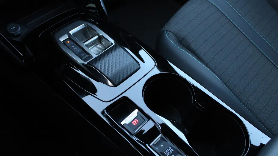 PEUGEOT 2008 2008 1.2 PureTech Allure S&S EAT8