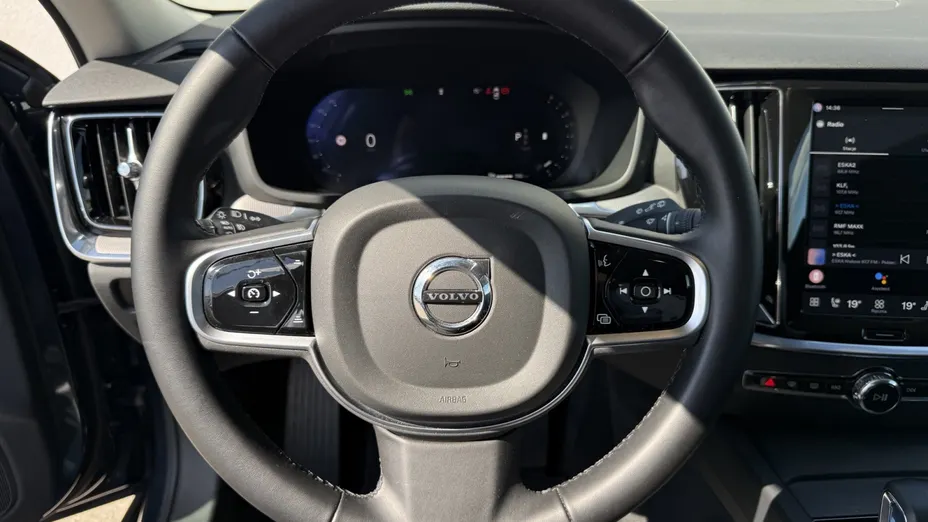 VOLVO V60 V60 B4 B Plus Dark aut