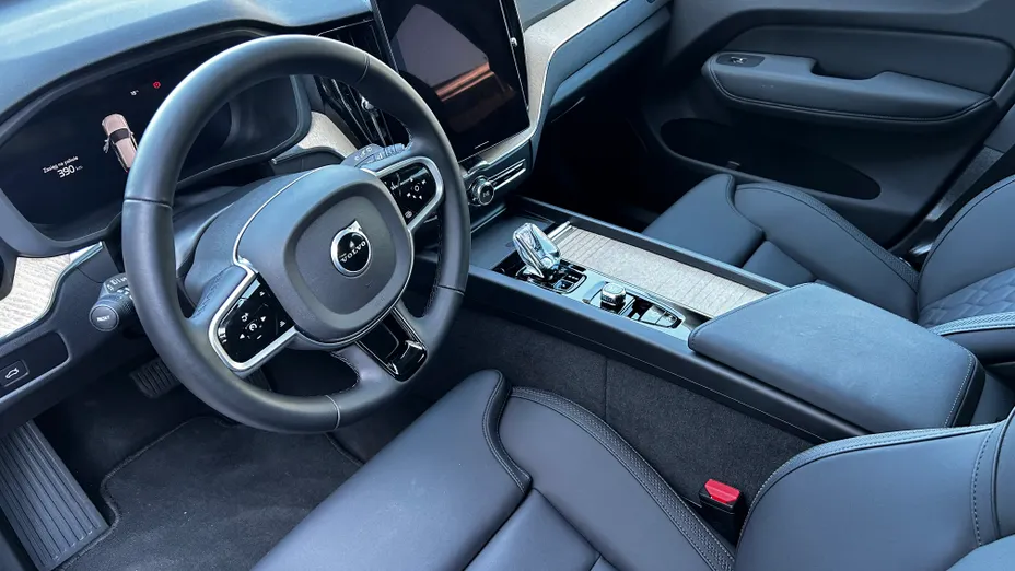 VOLVO XC60 XC60 B5 B AWD Plus Dark aut
