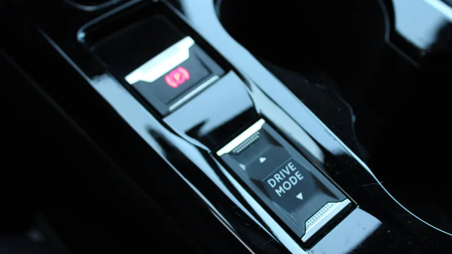 PEUGEOT 2008 2008 1.2 PureTech Allure S&S EAT8