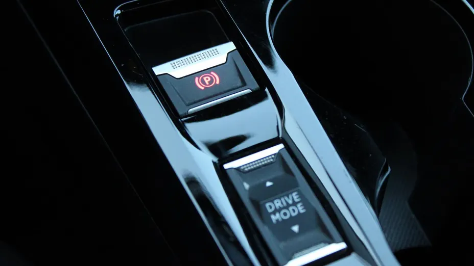 PEUGEOT 2008 2008 1.2 PureTech Allure S&S EAT8