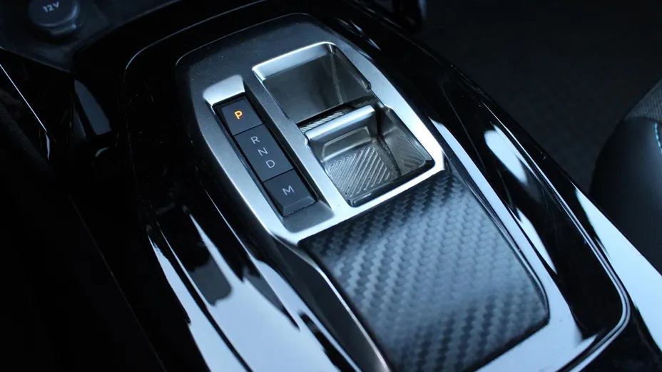 PEUGEOT 2008 2008 1.2 PureTech Allure S&S EAT8