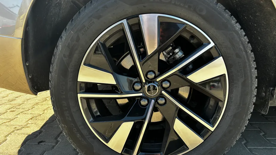 VOLVO XC60 XC60 B5 B AWD Plus Dark aut