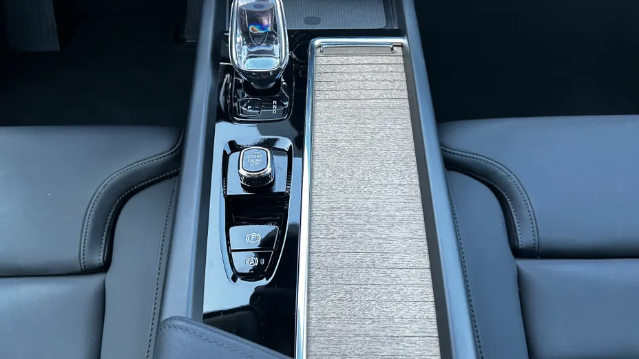 VOLVO XC60 XC60 B5 B AWD Plus Dark aut