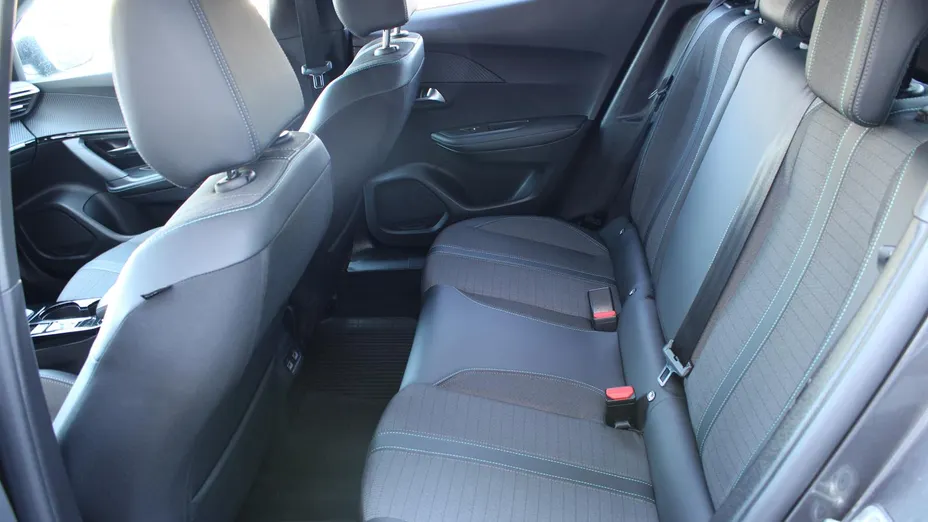 PEUGEOT 2008 2008 1.2 PureTech Allure S&S EAT8