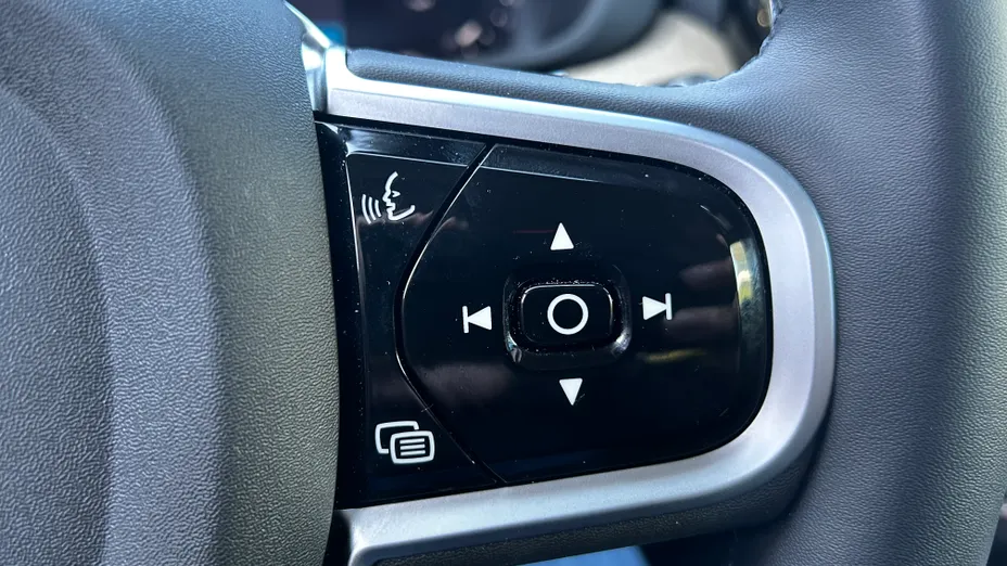 VOLVO XC60 XC60 B5 B AWD Plus Dark aut