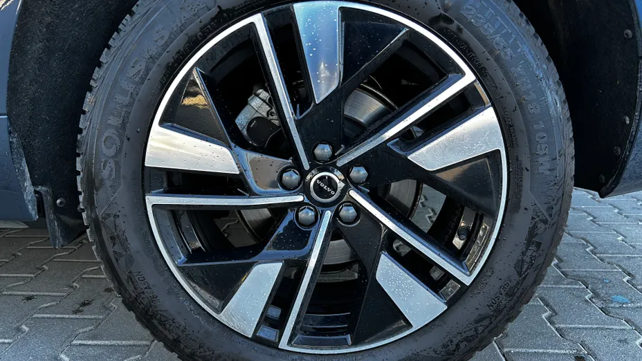 VOLVO XC60 XC60 B5 B AWD Plus Dark aut