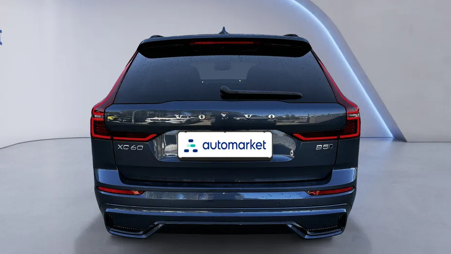 VOLVO XC60 XC60 B5 B AWD Plus Dark aut