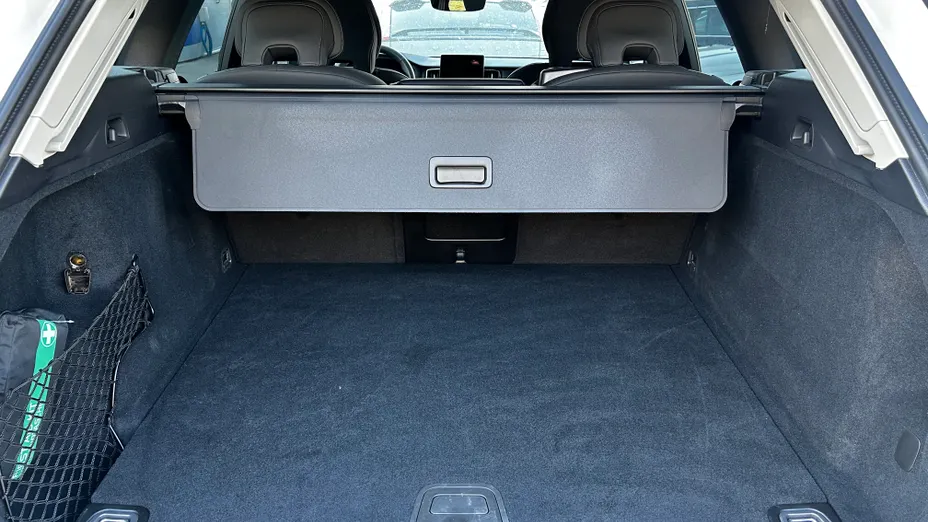 VOLVO XC60 XC60 B5 B AWD Plus Dark aut