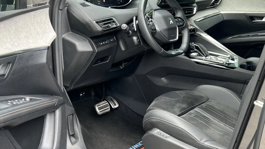 PEUGEOT 5008 5008 1.6 PureTech GT Pack S&S EAT8