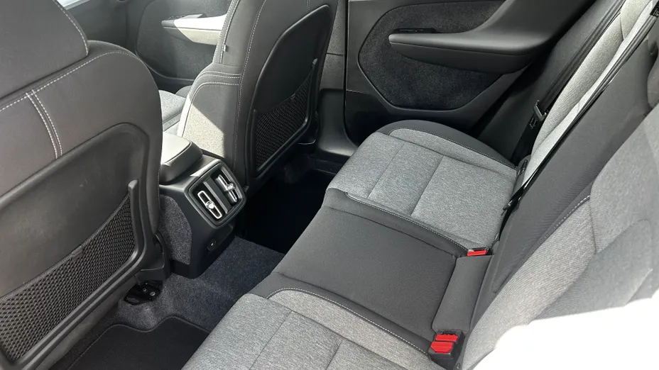 VOLVO XC40 XC40 B3 Plus Dark aut