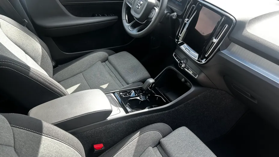 VOLVO XC40 XC40 B3 Plus Dark aut
