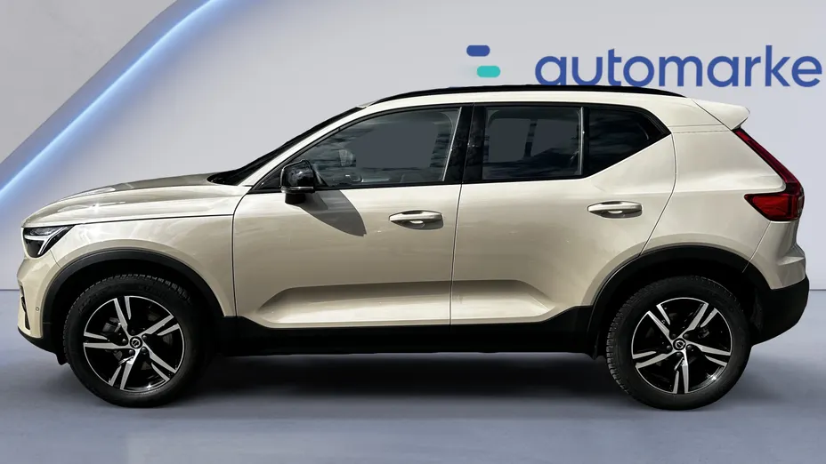 VOLVO XC40 XC40 B3 Plus Dark aut