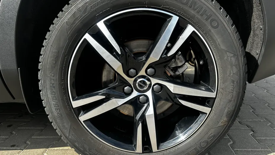 VOLVO XC40 XC40 B3 Plus Dark aut