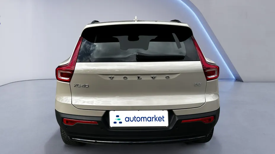 VOLVO XC40 XC40 B3 Plus Dark aut