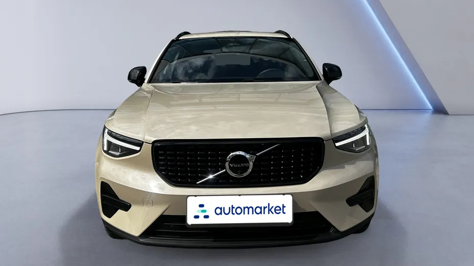 VOLVO XC40 XC40 B3 Plus Dark aut