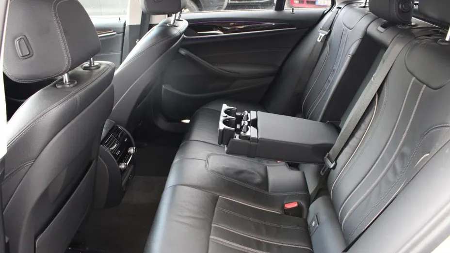 BMW Seria 5 520d xDrive Luxury Line aut