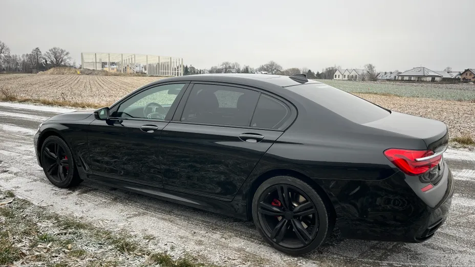 BMW Seria 7 740i L