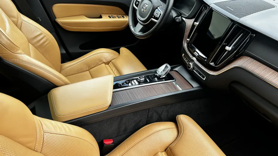 VOLVO XC60 XC60 T6 Plug-In Hybrid AWD Inscription aut