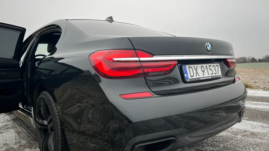 BMW Seria 7 740i L