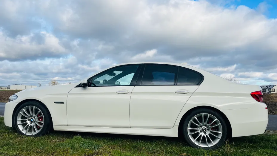 BMW Seria 5 550i xDrive Luxury Line