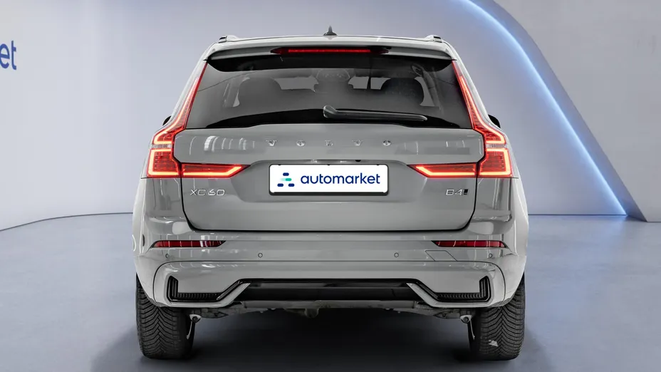 VOLVO XC60 XC60 B4 D AWD Plus Dark aut
