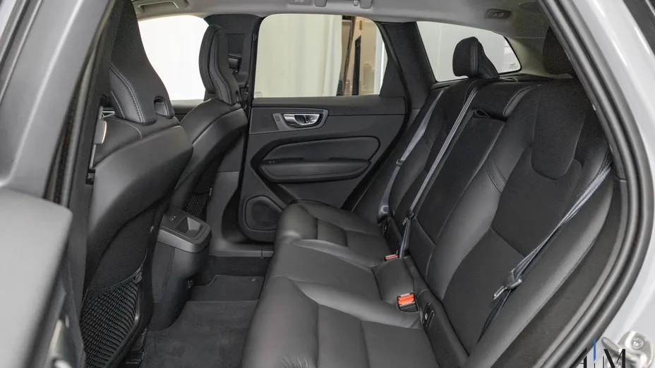 VOLVO XC60 XC60 B4 D AWD Plus Dark aut