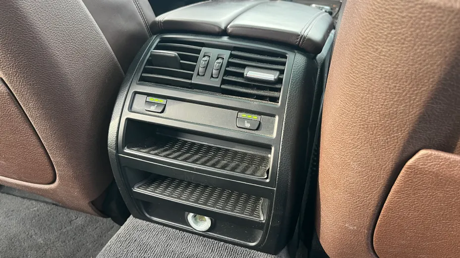 BMW Seria 5 550i xDrive Luxury Line