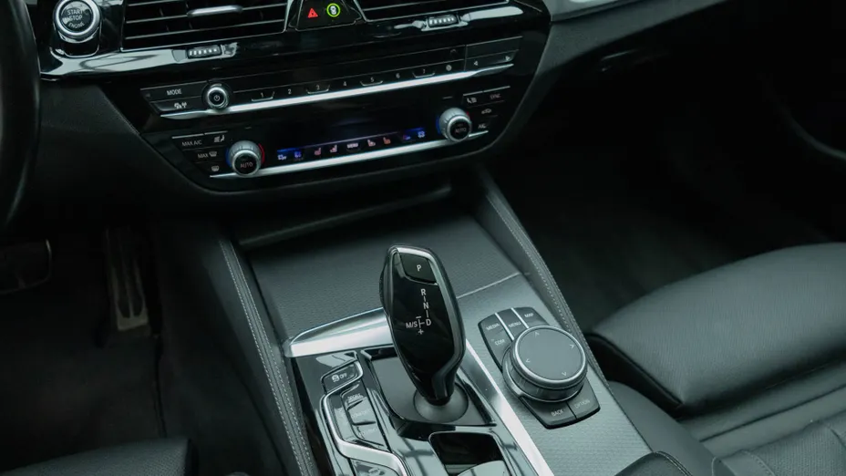BMW Seria 5 530i xDrive GPF M Sport sport-aut
