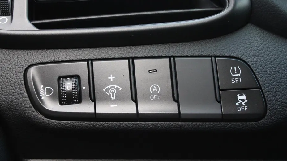 HYUNDAI i30 i30 1.5 T-GDI 48V Smart