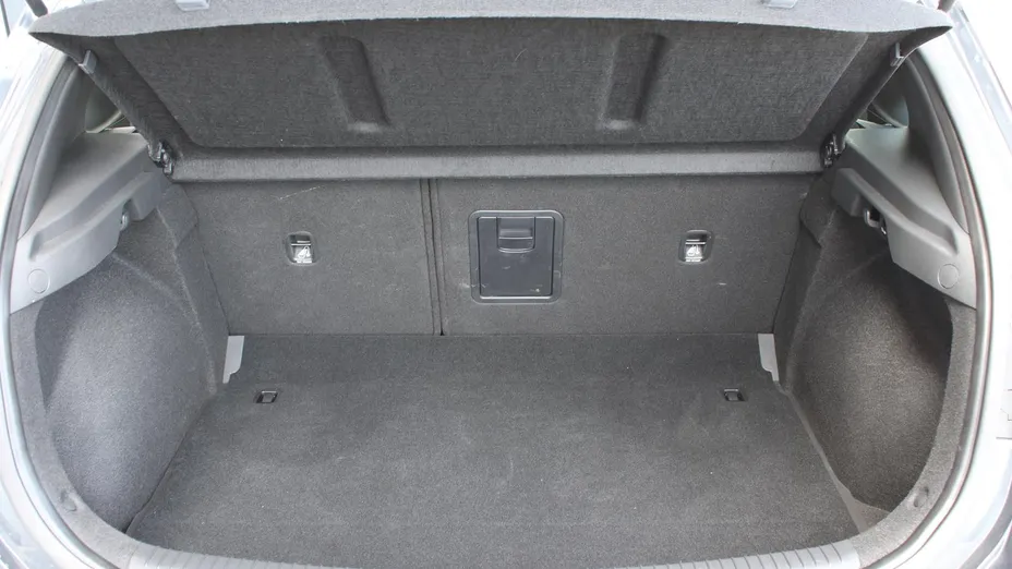 HYUNDAI i30 i30 1.5 T-GDI 48V Smart