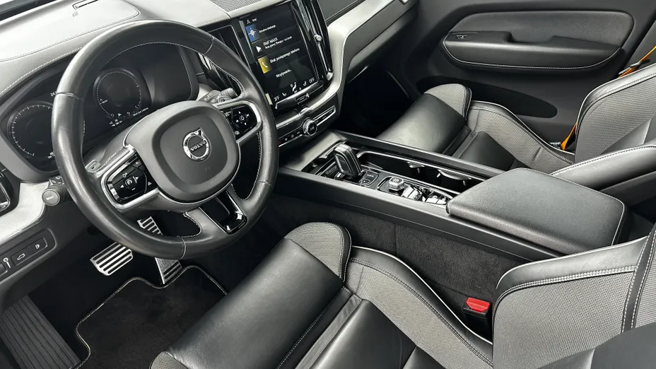 VOLVO XC60 XC60 T8 AWD Plug-In Hybrid Polestar Engineered aut