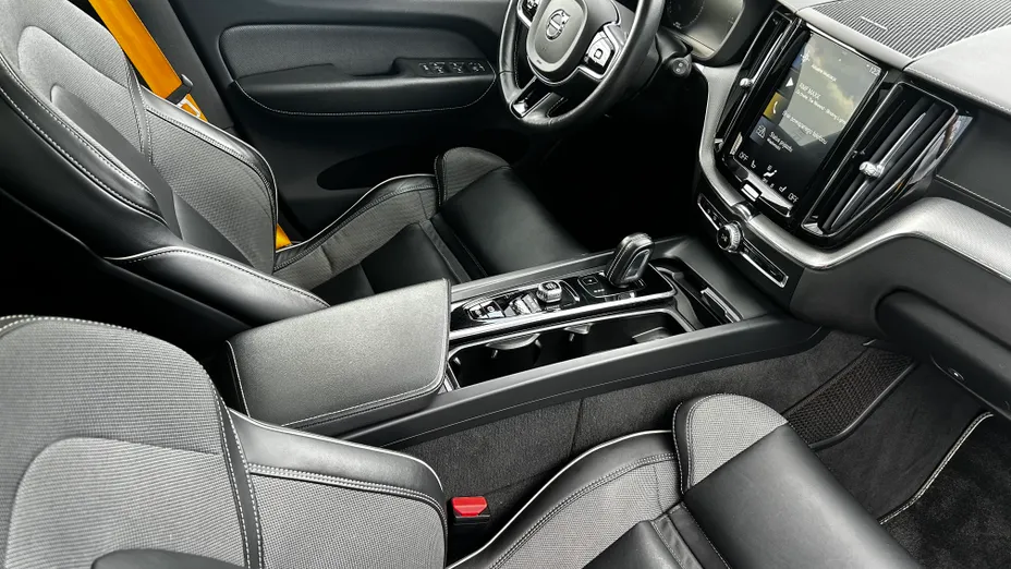 VOLVO XC60 XC60 T8 AWD Plug-In Hybrid Polestar Engineered aut