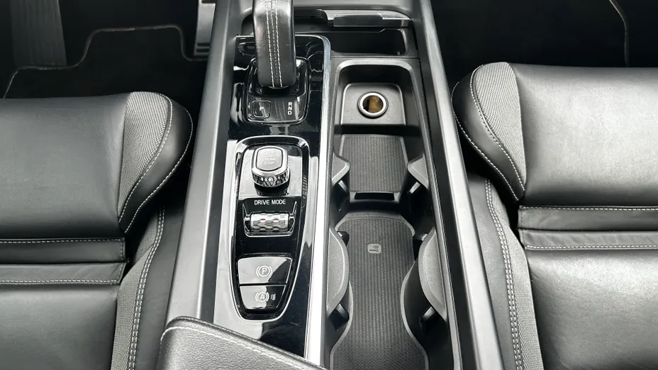 VOLVO XC60 XC60 T8 AWD Plug-In Hybrid Polestar Engineered aut