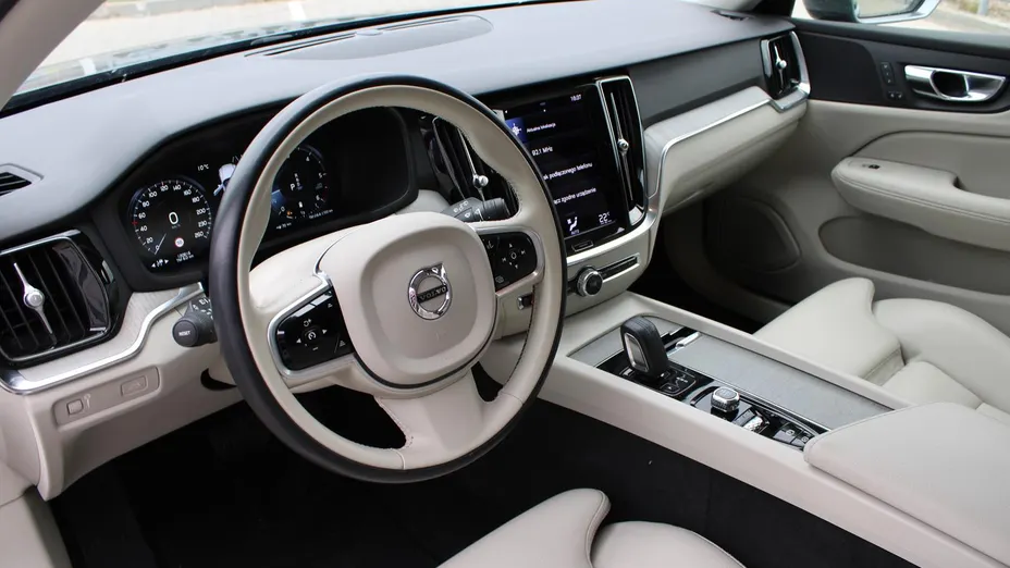 VOLVO V60 V60 CC D4 AWD aut