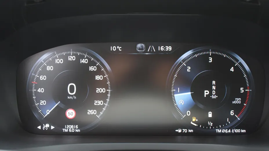VOLVO V60 V60 CC D4 AWD aut