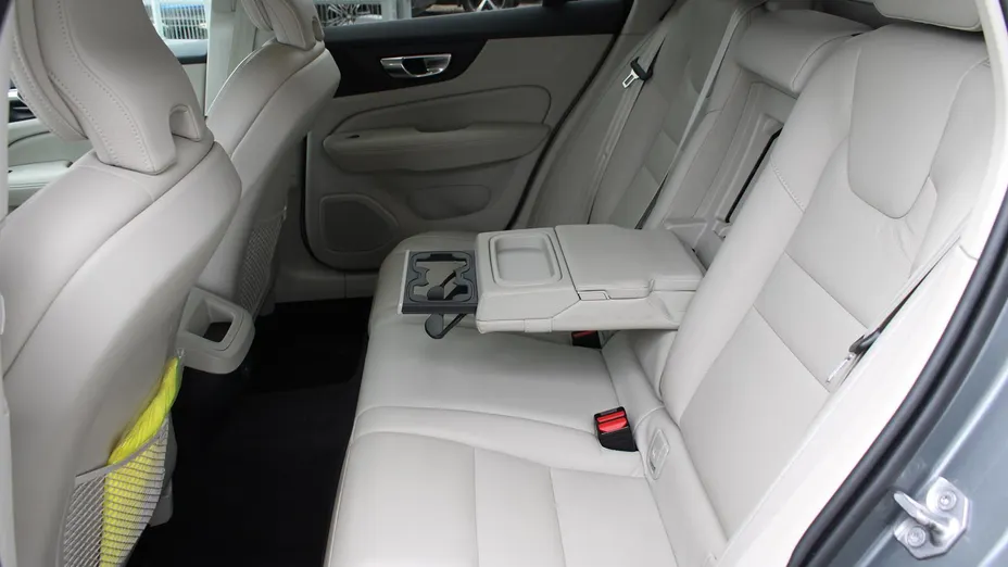 VOLVO V60 V60 CC D4 AWD aut
