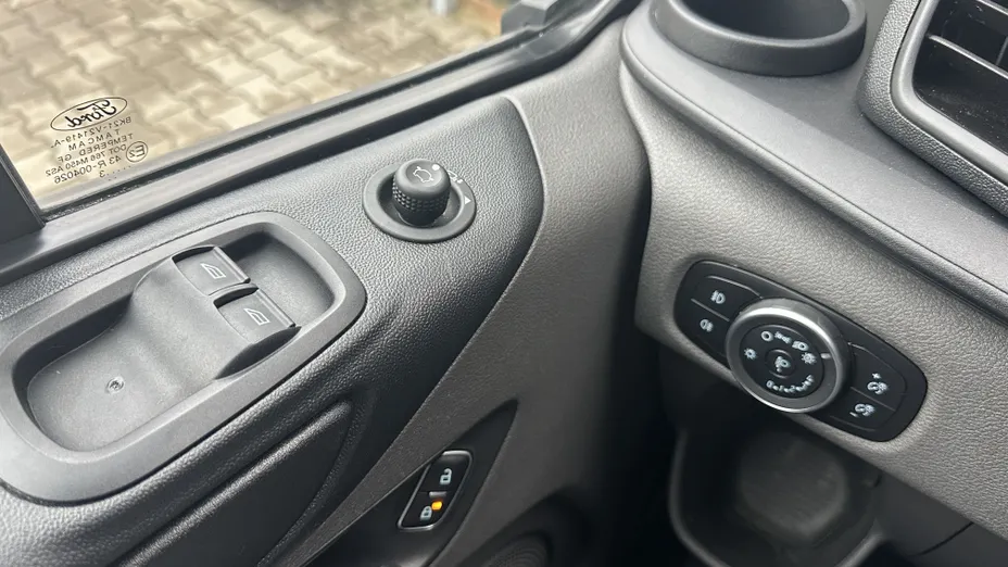 FORD Transit Custom Transit Custom 320 L2H1 Trend
