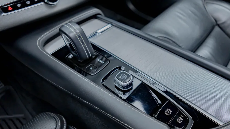 VOLVO XC90 XC90 T8 AWD Plug-In Hybrid R-Design 7os aut