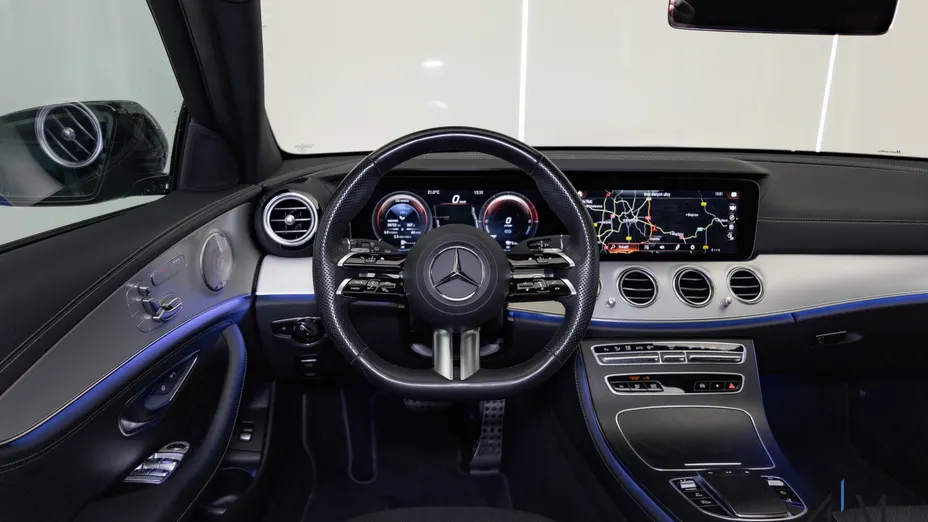 MERCEDES-BENZ E Klasa E 300 de AMG