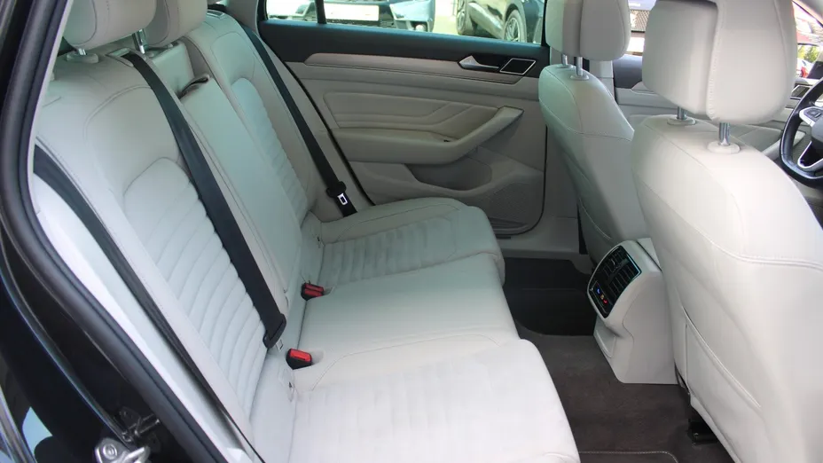 VOLKSWAGEN Passat Passat 2.0 TDI Elegance DSG