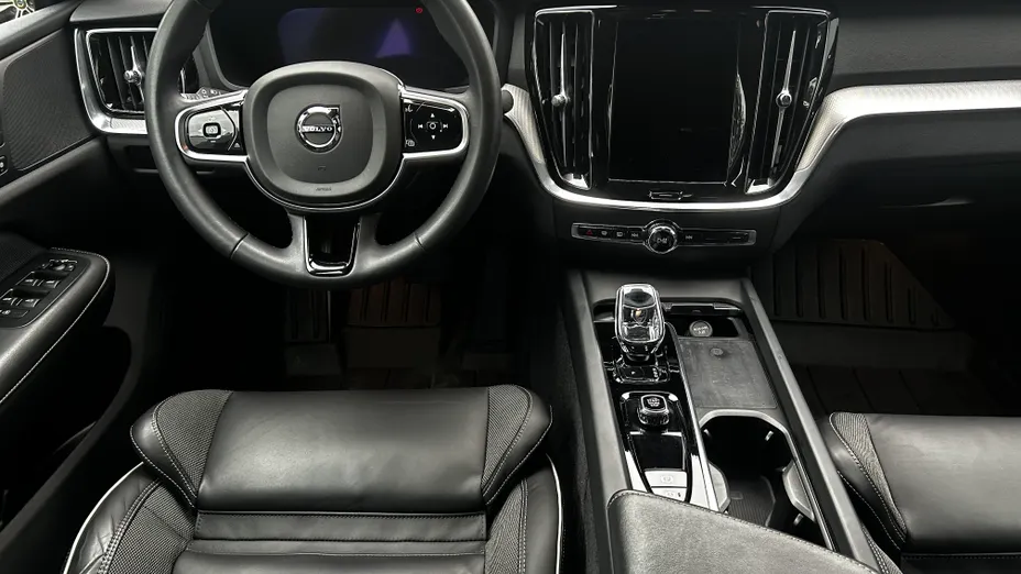 VOLVO S60 S60 B5 B AWD Plus Dark aut