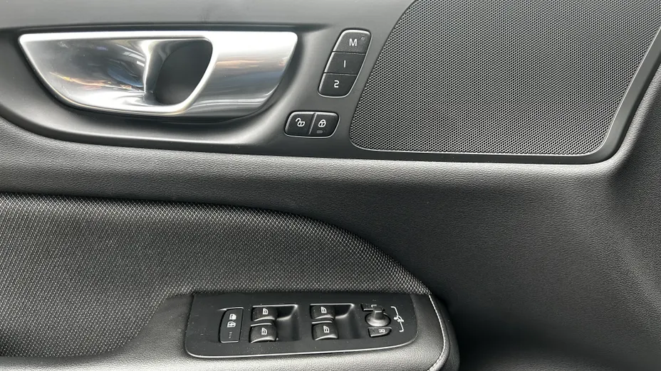 VOLVO S60 S60 B5 B AWD Plus Dark aut