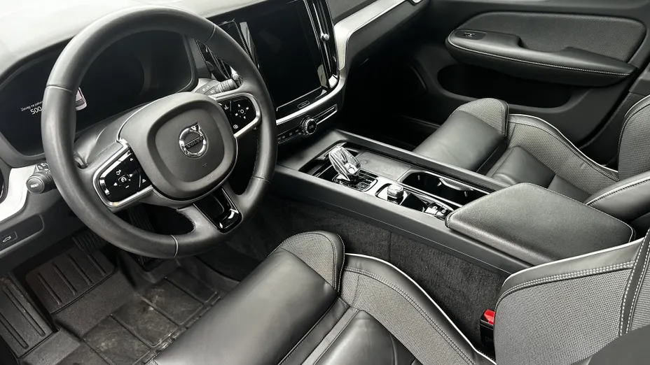 VOLVO S60 S60 B5 B AWD Plus Dark aut
