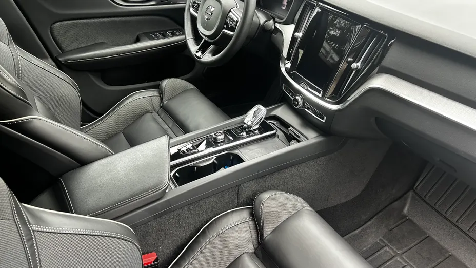 VOLVO S60 S60 B5 B AWD Plus Dark aut