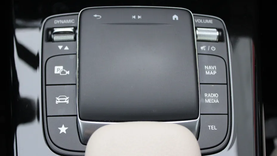 MERCEDES-BENZ CLA CLA 200 d Progressive 8G-DCT