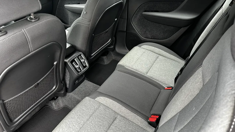 VOLVO XC40 XC40 B3 Plus Dark aut