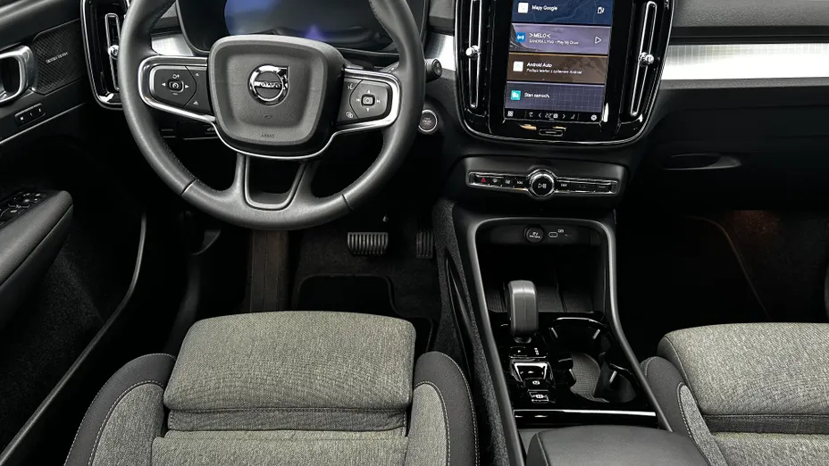 VOLVO XC40 XC40 B3 Plus Dark aut