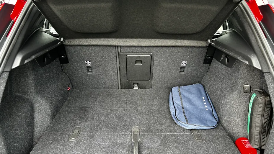 VOLVO XC40 XC40 B3 Plus Dark aut